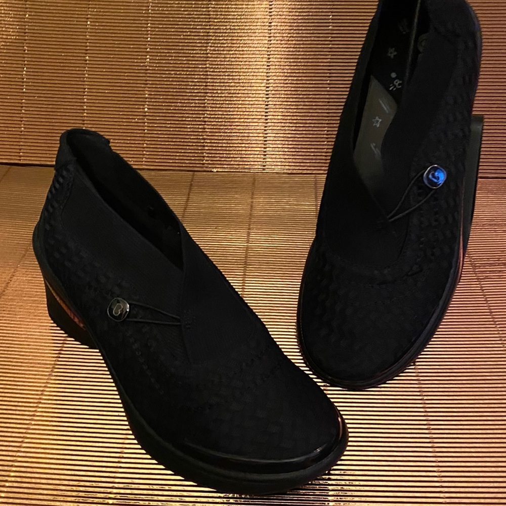 Bzees shoe ankle boot great for work